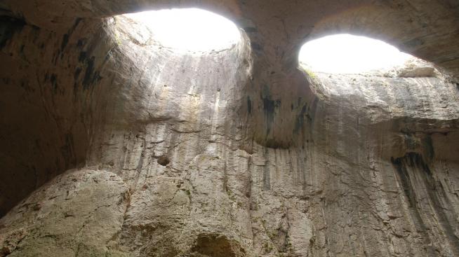 Пещера Проходна – да погледнеш през божиите очи