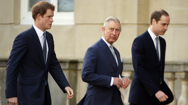 Чарлз III изиска принц Хари да спре да обсъжда кралското семейство