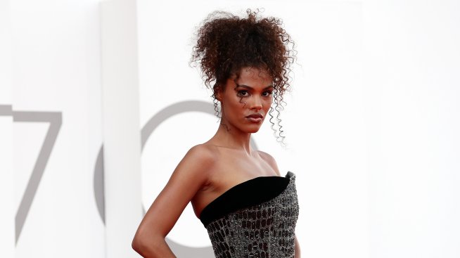 Френски чар: перфектната техника за меки, женствени къдрици