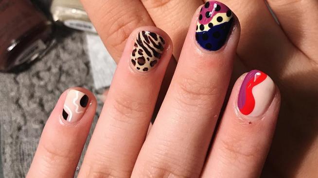 Маникюр със свободни форми – хит този сезон 