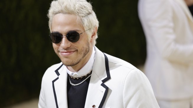 Пийт изпрати снимка на Кание, докато е в леглото със съпругата му Ким