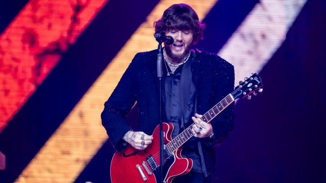 Джеймс Артър и Брайън Адамс с общо турне в Австралия