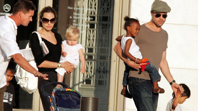 Братът на Анджелина разкри как е защитавал децата й по време на развода с Брад