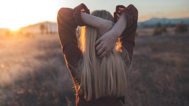 Мегз изпълнява практики за възстановяване на женската енергия