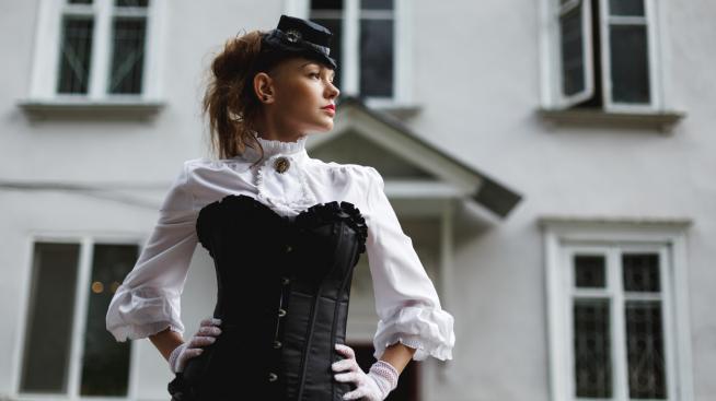 Лятна мода: 5 идеи за носене на корсет