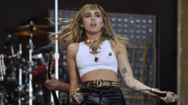  Майли Сайръс по-трезва и влюбена от всякога