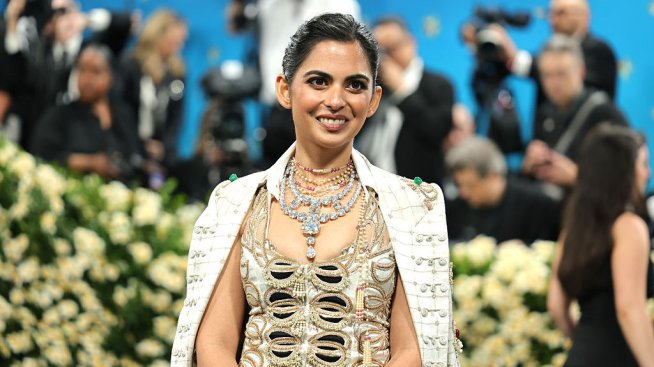 Индийската милиардерка Иша Амбани с най-скъпото колие на Met Gala
