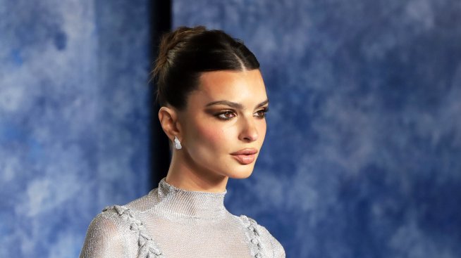 Емили Ратайковски на среща с бивш, какво стана с Хари Стайлс?