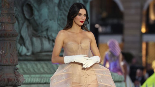 Кендъл Дженър: Не чета критики за себе си