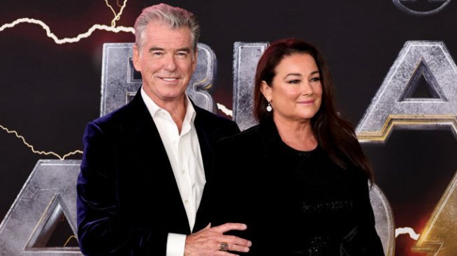 Съпруг за пример: Пиърс Броснан почете жена си в „Черният Адам“