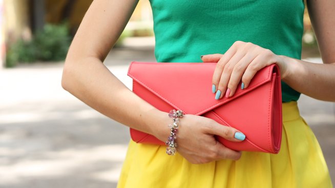 Коралово, лавандула, тюркоаз – какви ще са цветовете на ноктите през лятото