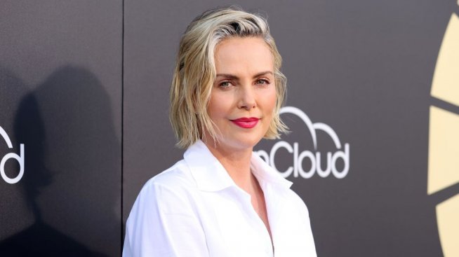 Летни забавления за Чарлийз Терон и двете й дъщери