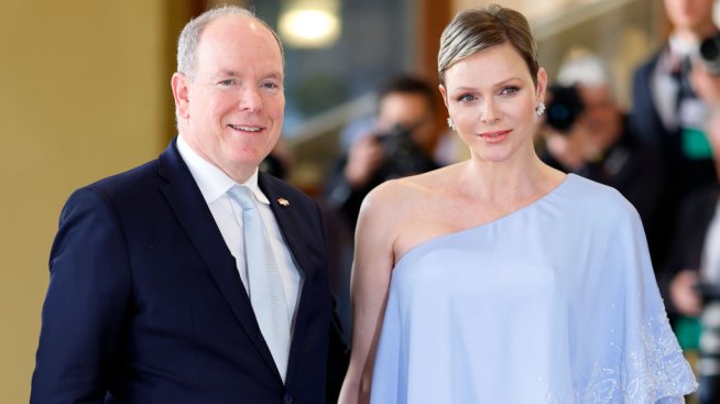 Уникална: Асиметричните рокли на принцеса Шарлийн от Монако