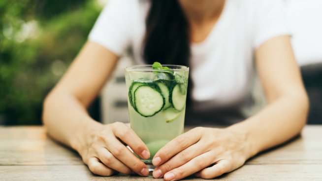 Вода от краставица – за гладка и здрава коса