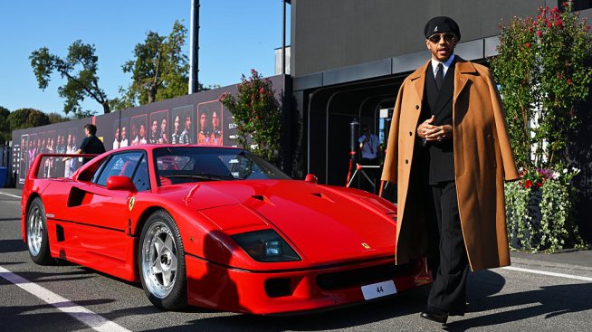Люис Хамилтън пристигна на &bdquo;Монца&ldquo; с Ferrari за милиони