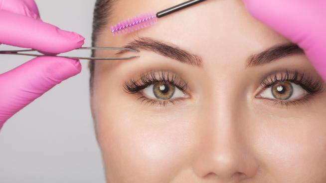 Оформяне на вежди – къде грешим? 