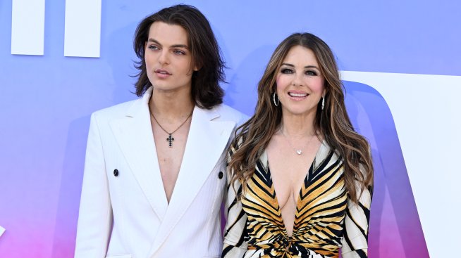 Елизабет Хърли заведе сина си на рождения ден на бившия си Хю Грант