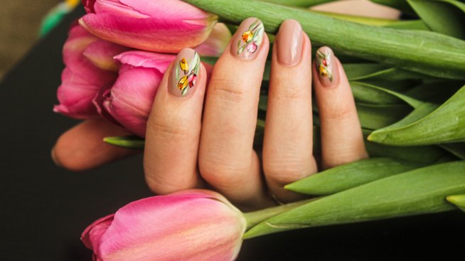 Пролетен маникюр: Дизайни, които може да направите у дома