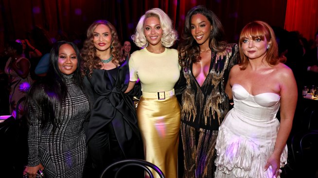 Златната Бионсе подкрепи майка си на наградите „Жени на годината“