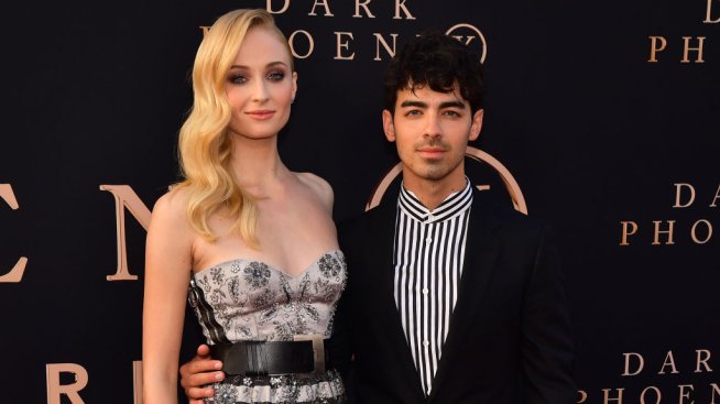 Пет години щастие: Джо Джонас и Софи Търнър празнуват годишнина