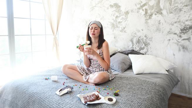 Как да се справим с емоционалното хранене?