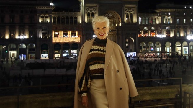 Майката на Илон Мъск краси корицата на InStyle с българска рокля