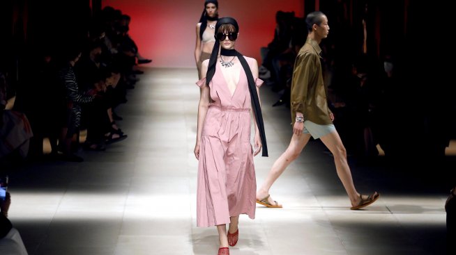 2 месеца след бебето – Вероника Стефанова на Седмицата на модата в Милано