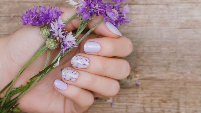 Пролетен маникюр: 8 цвята, които да изпробвате
