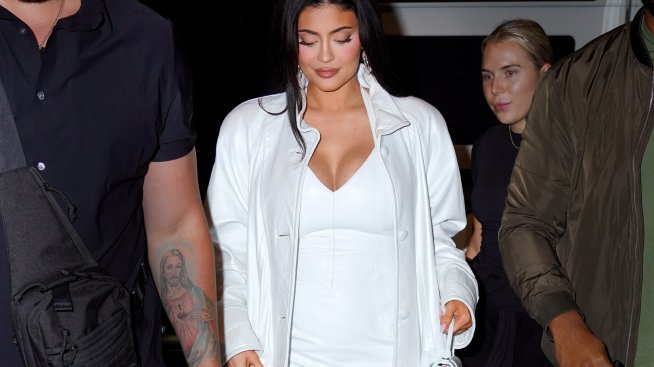 Фенове към Кайли Дженър: Честито бебе! 