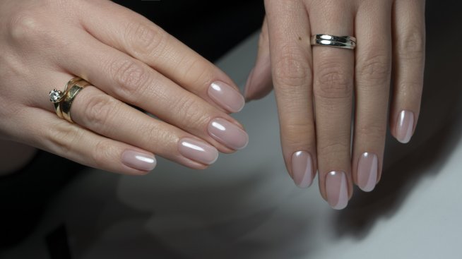 Сбогом, млечни нокти – маникюрът, който ги заменя това лято