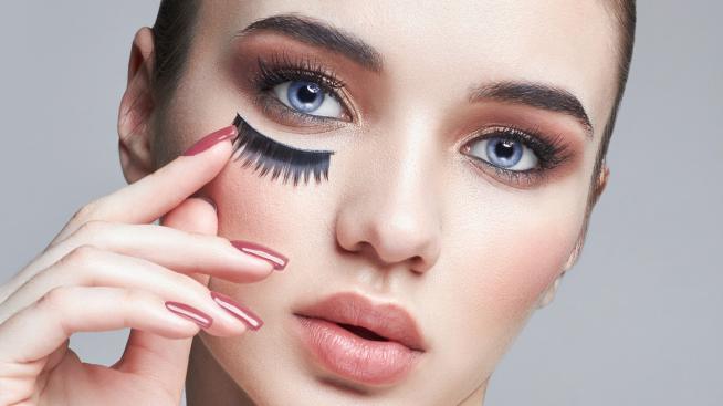 Поставяне на мигли у дома – ами сега?!