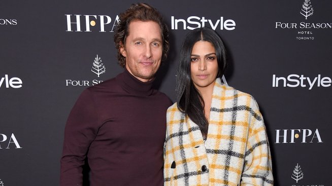 Матю Макконъхи и Камила Алвес със специална рецепта за вкусна пуйка