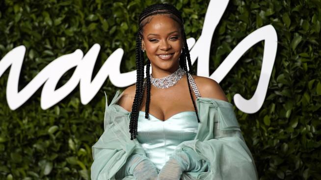 Риана: На Свети Валентин ще бъда в студиото