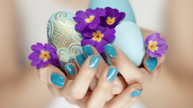 Маникюр за Великден – пробвайте пастелни цветове с пръски 