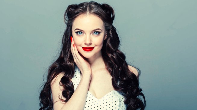 Лесни прически с път – идеални за няколко различни повода 