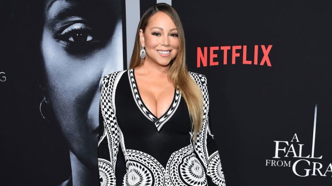 С рокля в басейна? Марая Кери го може