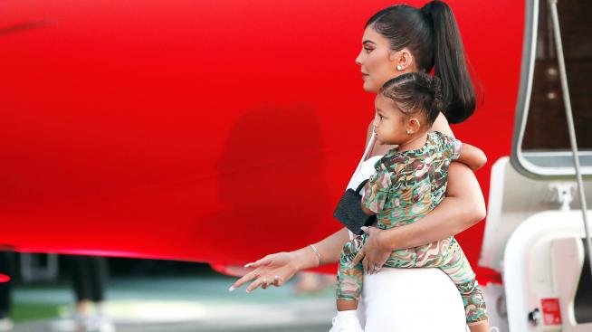 Кайли Дженър посвети колекция на дъщеря си