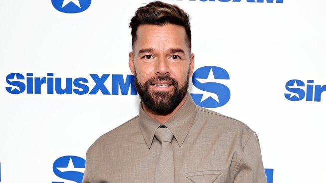 Рики Мартин сподели, че баща му го е насърчил да разкрие, че е гей