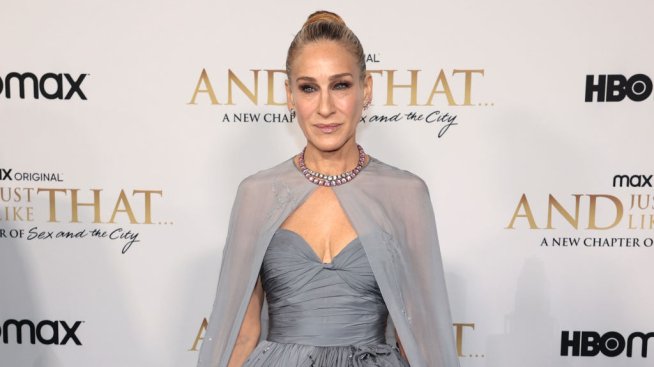 Сара Джесика Паркър предлага една от най-красивите си рокли на търг