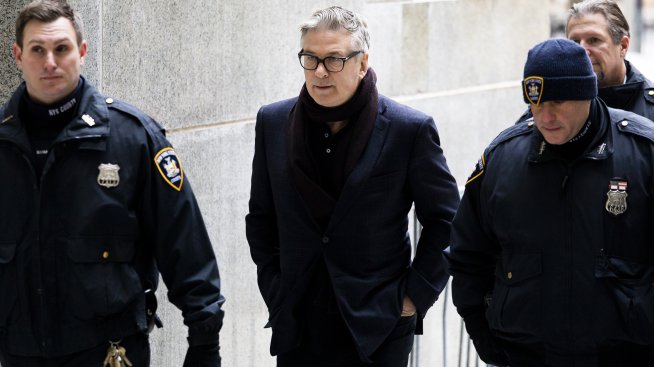 Алек Болдуин заяви, че не е дърпал спусъка при убийството на Халина Хътчинс