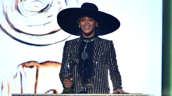 Бионсе се раздели със 100 хиляди долара, за да осигури транспорт на феновете си