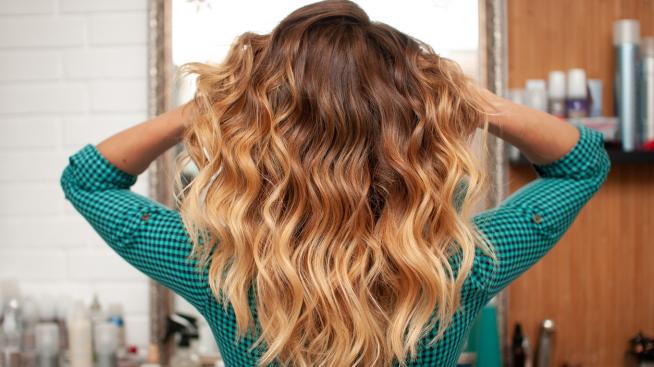 Тонер за коса – задължителен за боядисана коса