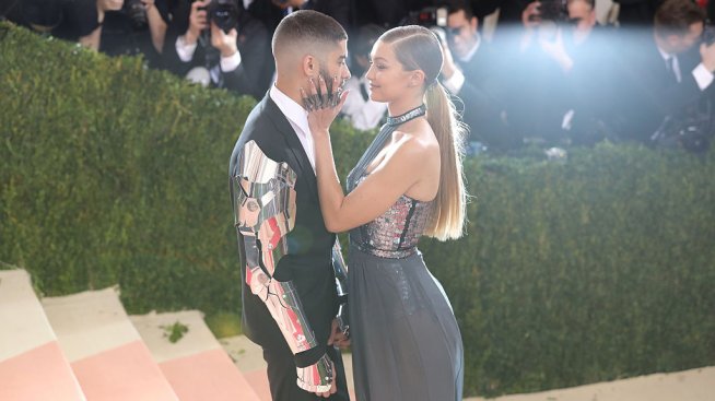 Джиджи Хадид към майка си: Детето ми има нужда от баща