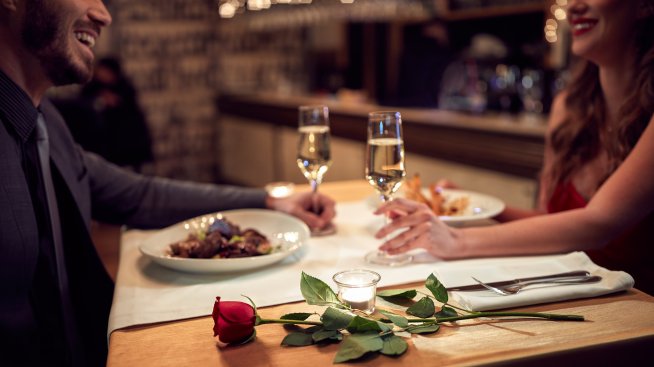 Русата Златка и Карен празнуват 1 година заедно 