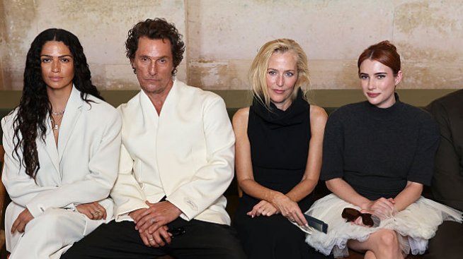 Грубо – Матю Макконъхи и Ема Робъртс игнорираха друга известна актриса