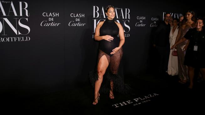 Изпробвано от Ашли Греъм: Гола йога