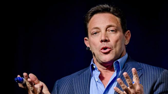 Джордан Белфорт съди създателите на „Вълкът от Уолстрийт“