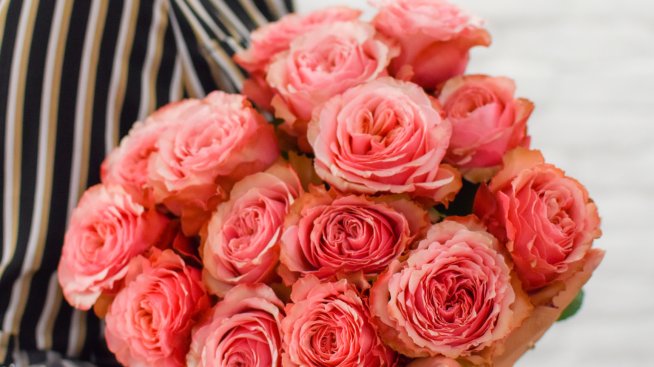 Азис показа майка си, тя отказала корица на мъжко списание