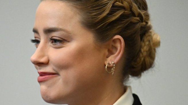 Две в едно: Амбър Хърд сподели, че е посрещнала близнаци