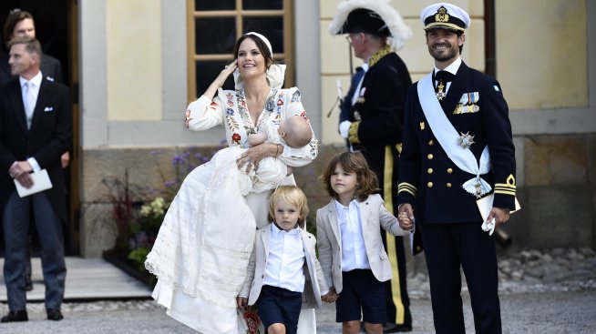 Кралско кръщене: Най-малкият шведски принц вече е християнин